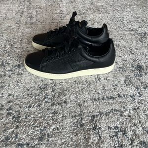 Leather sneakers